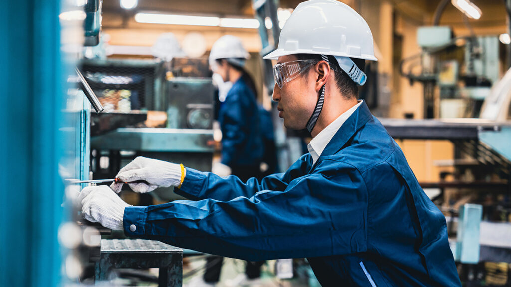 製造業における人手不足の現状と背景